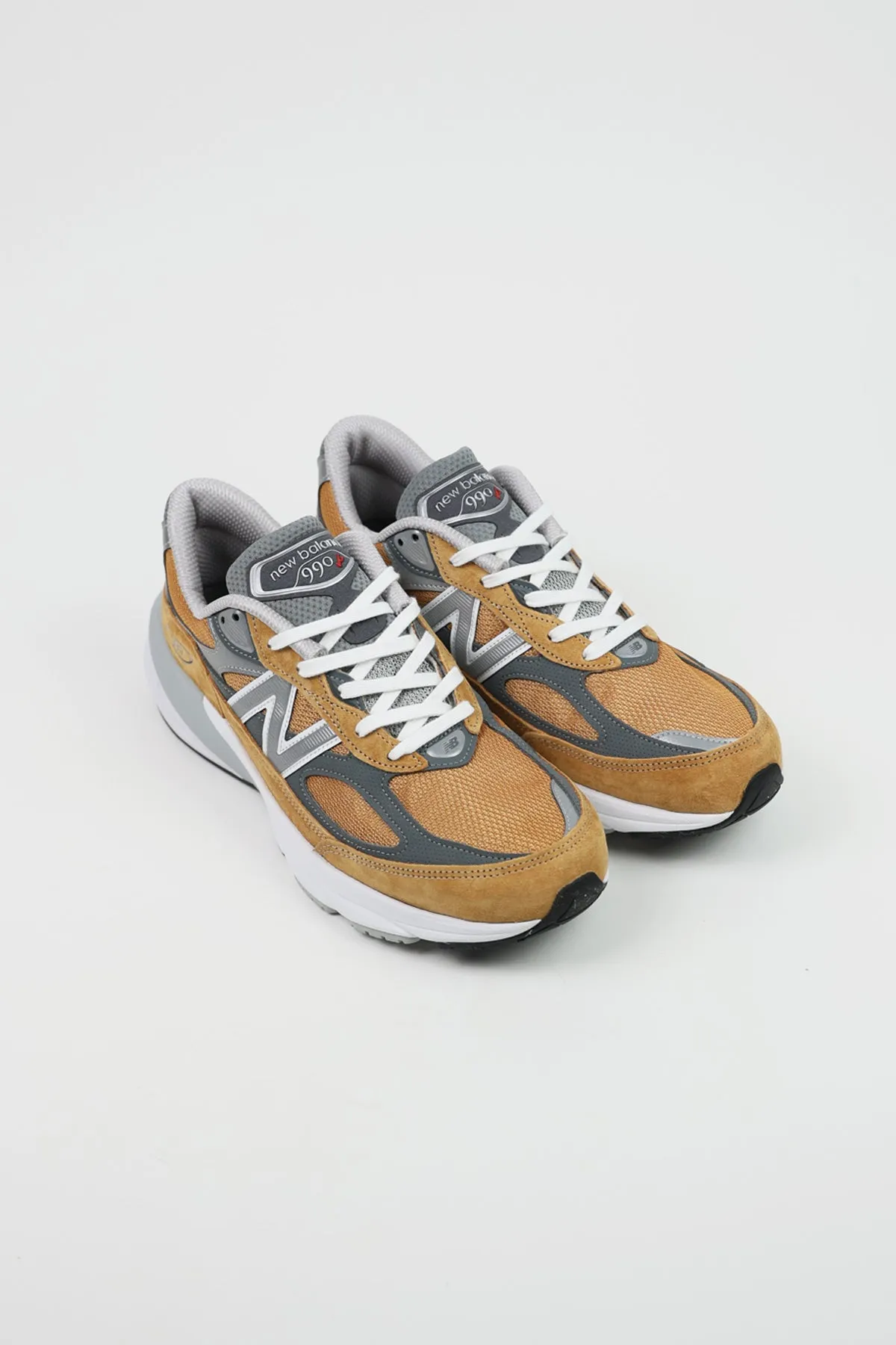 990v6 - Wheat/Silver