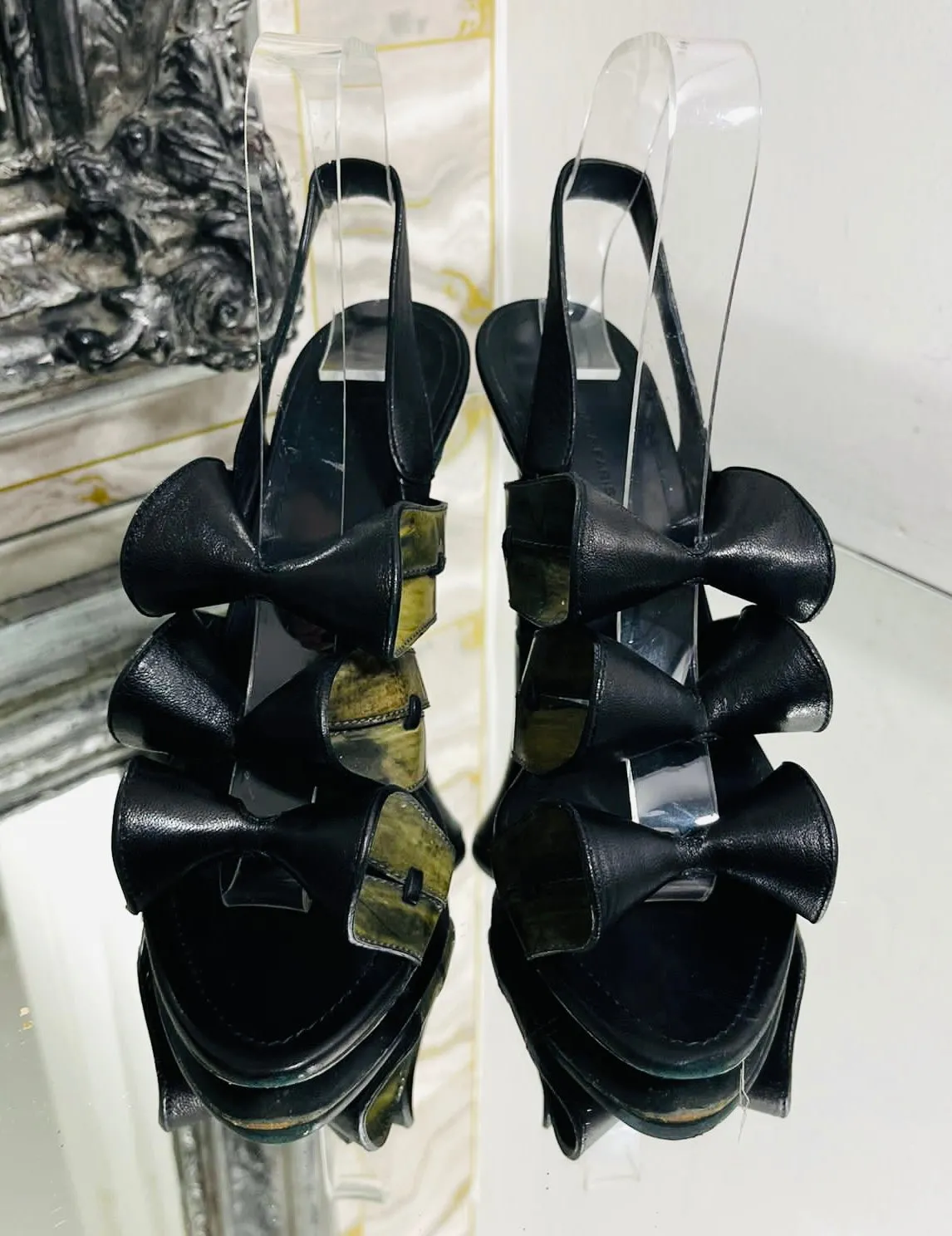 Balenciaga by Nicolas Ghesquière Leather Bow Sandals. Size 37