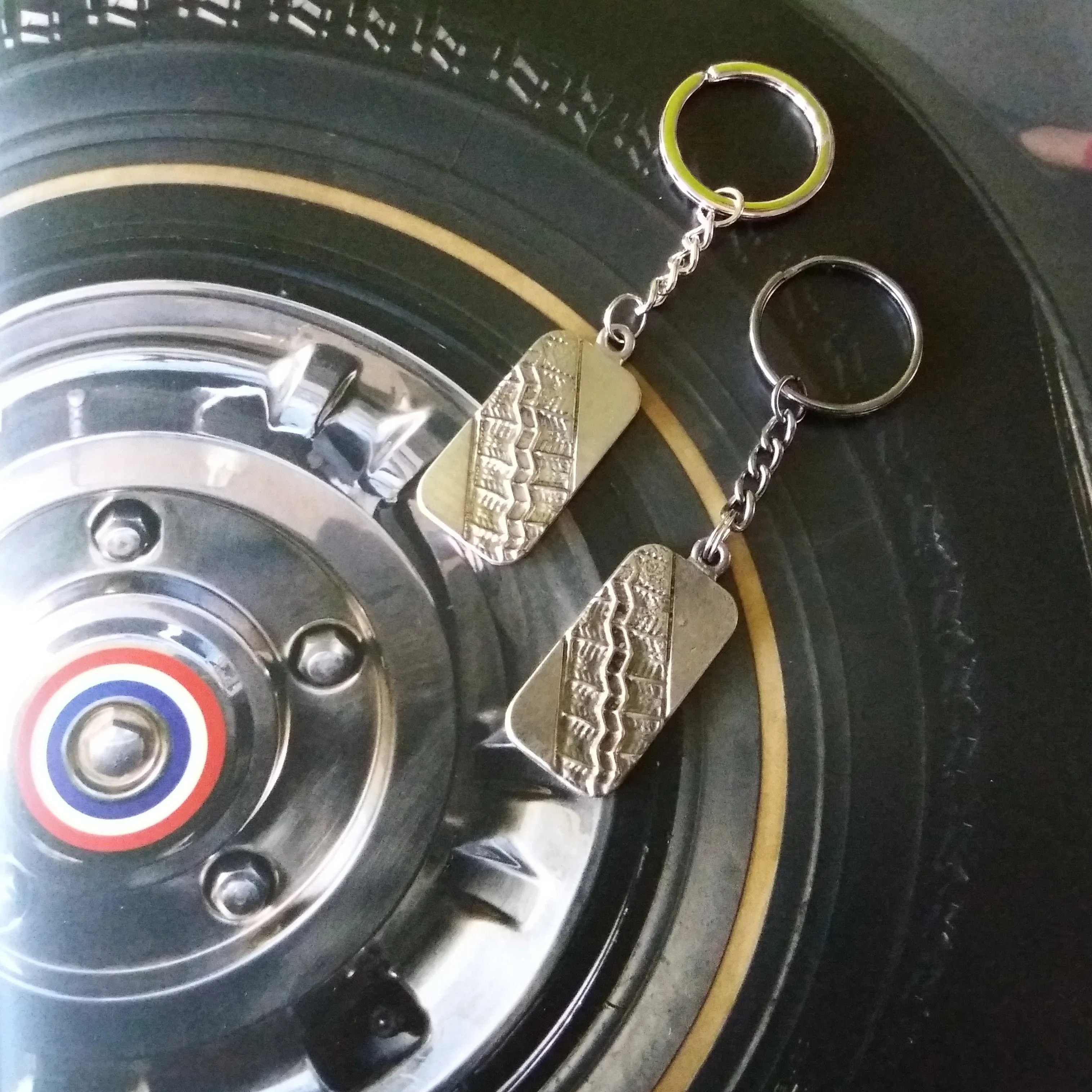 Tire track key ring